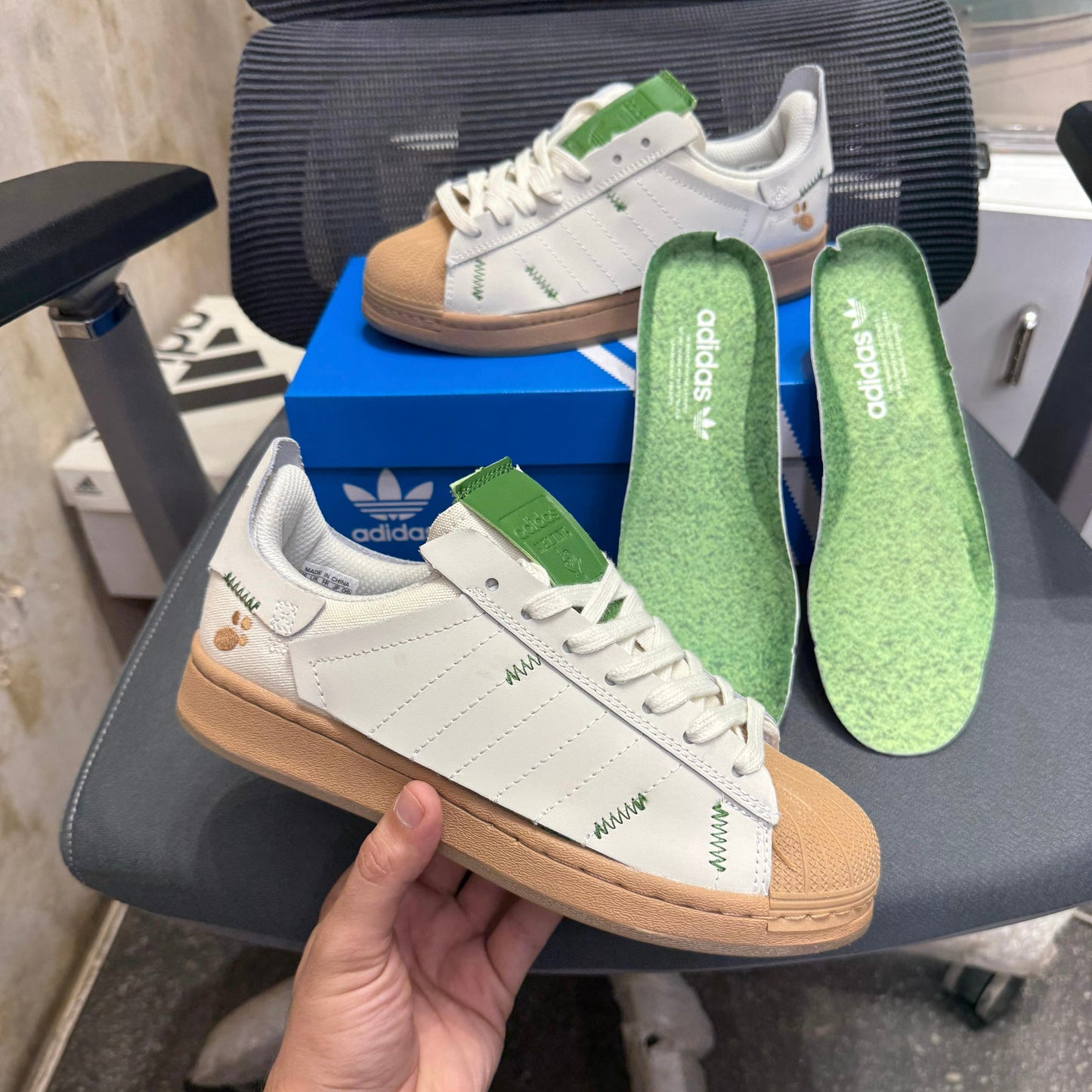 ADIDAS SUPERSTAR CLOVER RABBIT HOLE