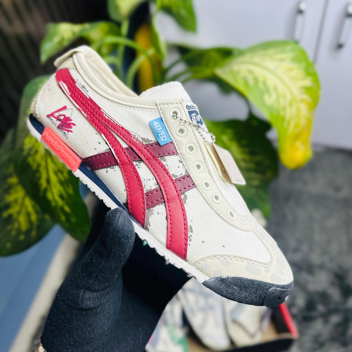 ONITSUKA TIGER PANDA PRANK