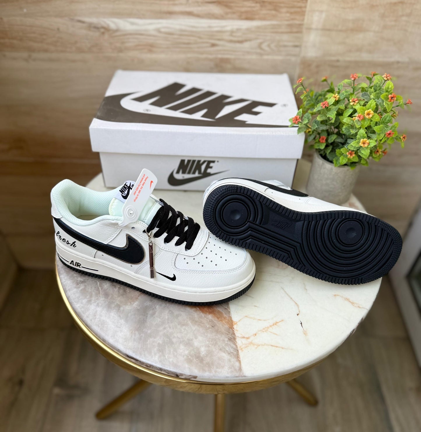 NIKE AIRFORCE KEEP FRESH