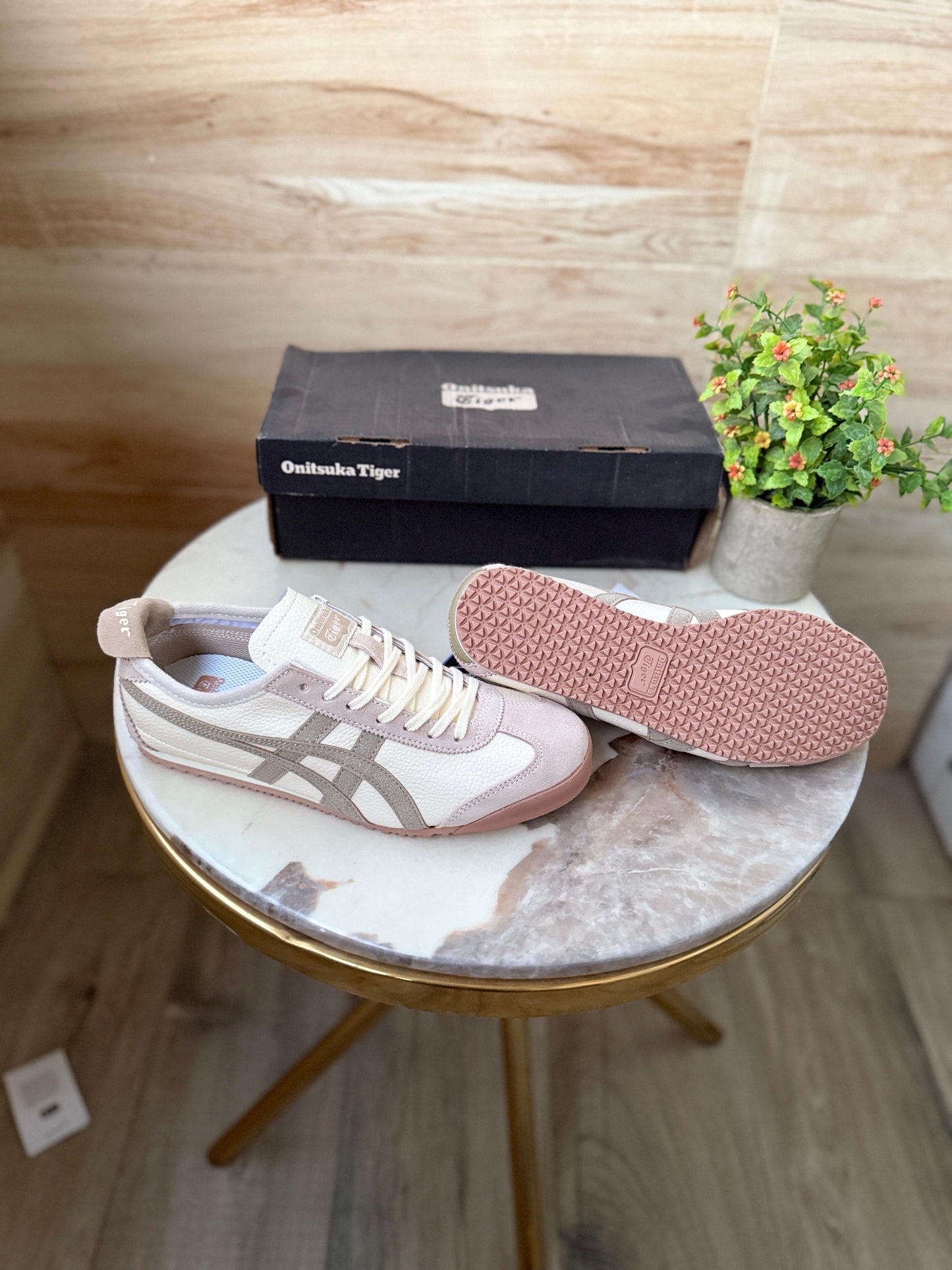 Onitsuka tiger leather sneaker