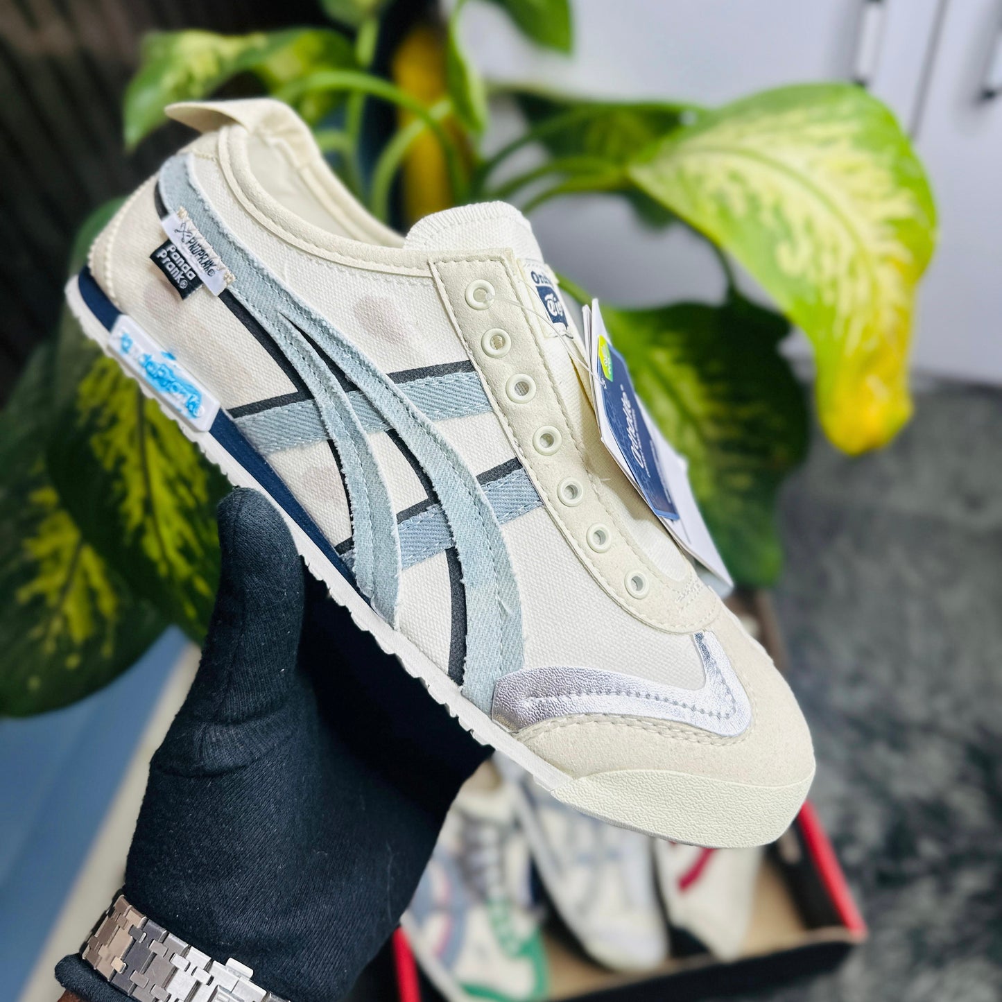 ONITSUKA TIGER PANDA PRANK