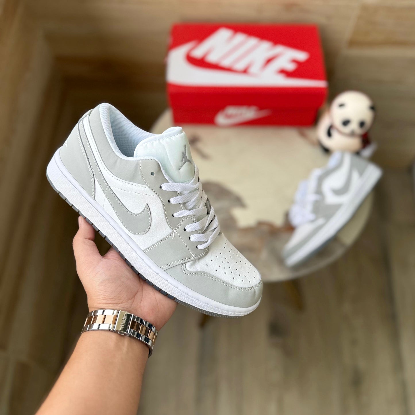 NIKE AIR JORDANS RETRO 1 WOLF GREY