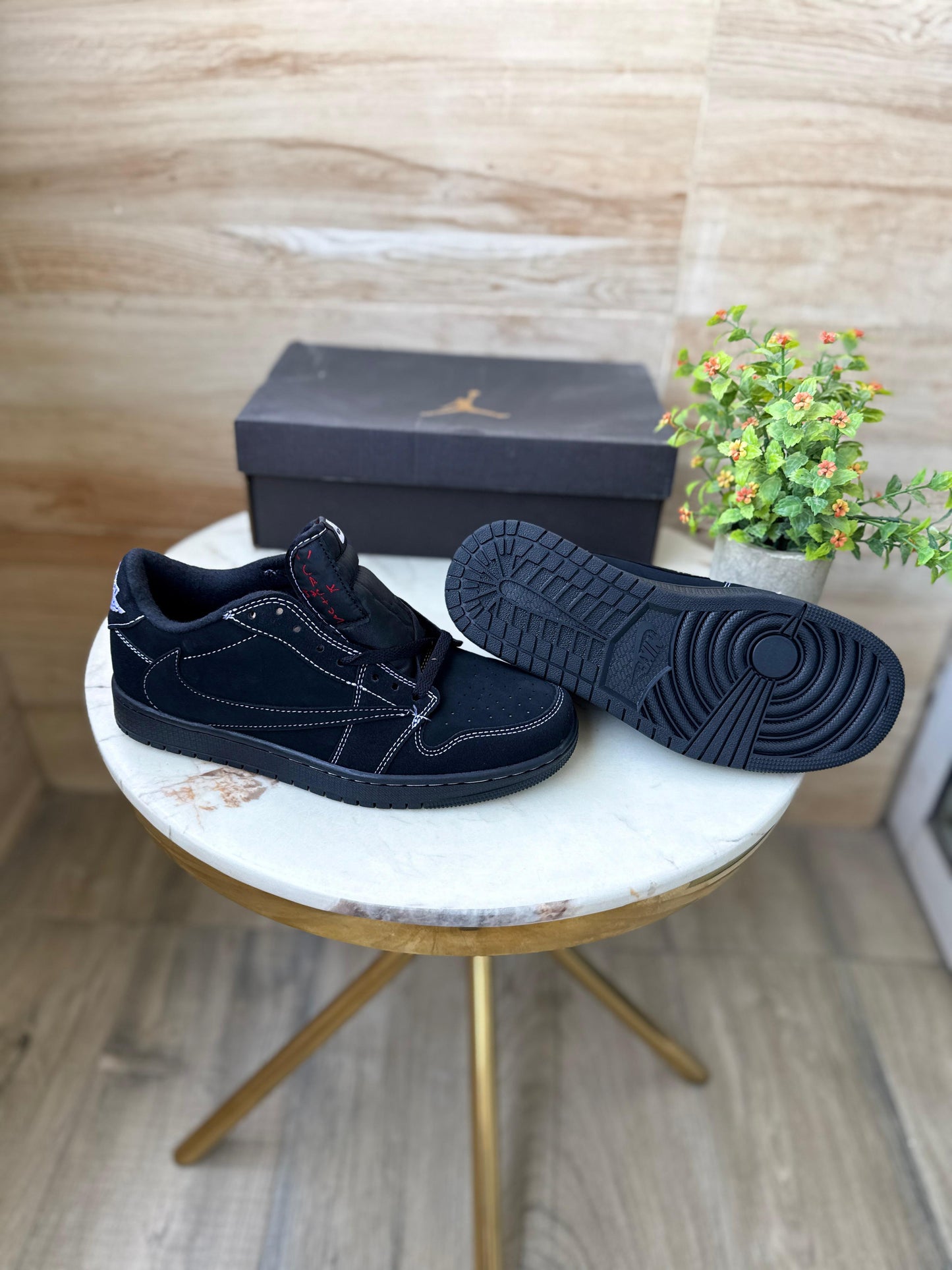 Air jordans retro 1 traviss scott reverse phantom