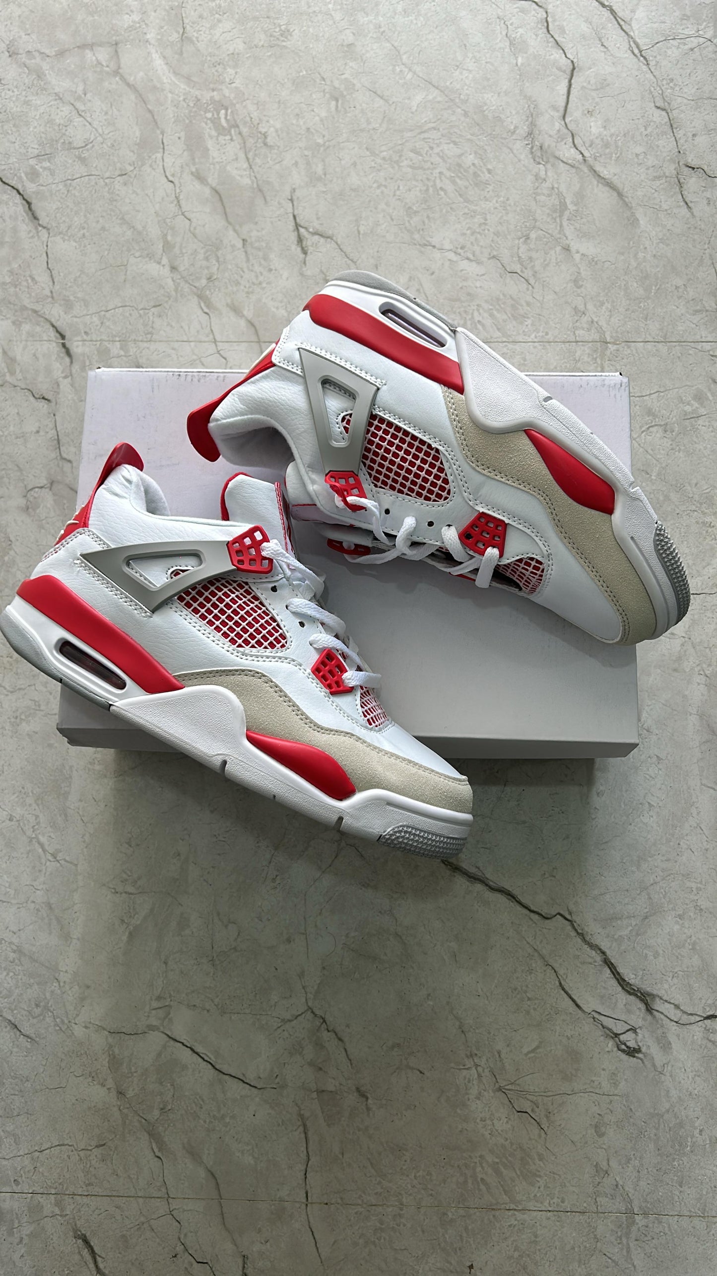 Jordan retro 4 white red