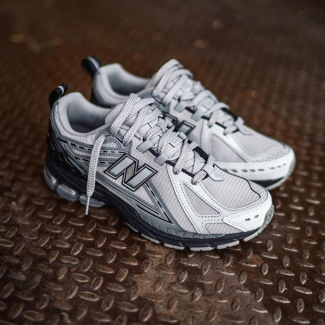 NEW BALANCE 1906 GREY