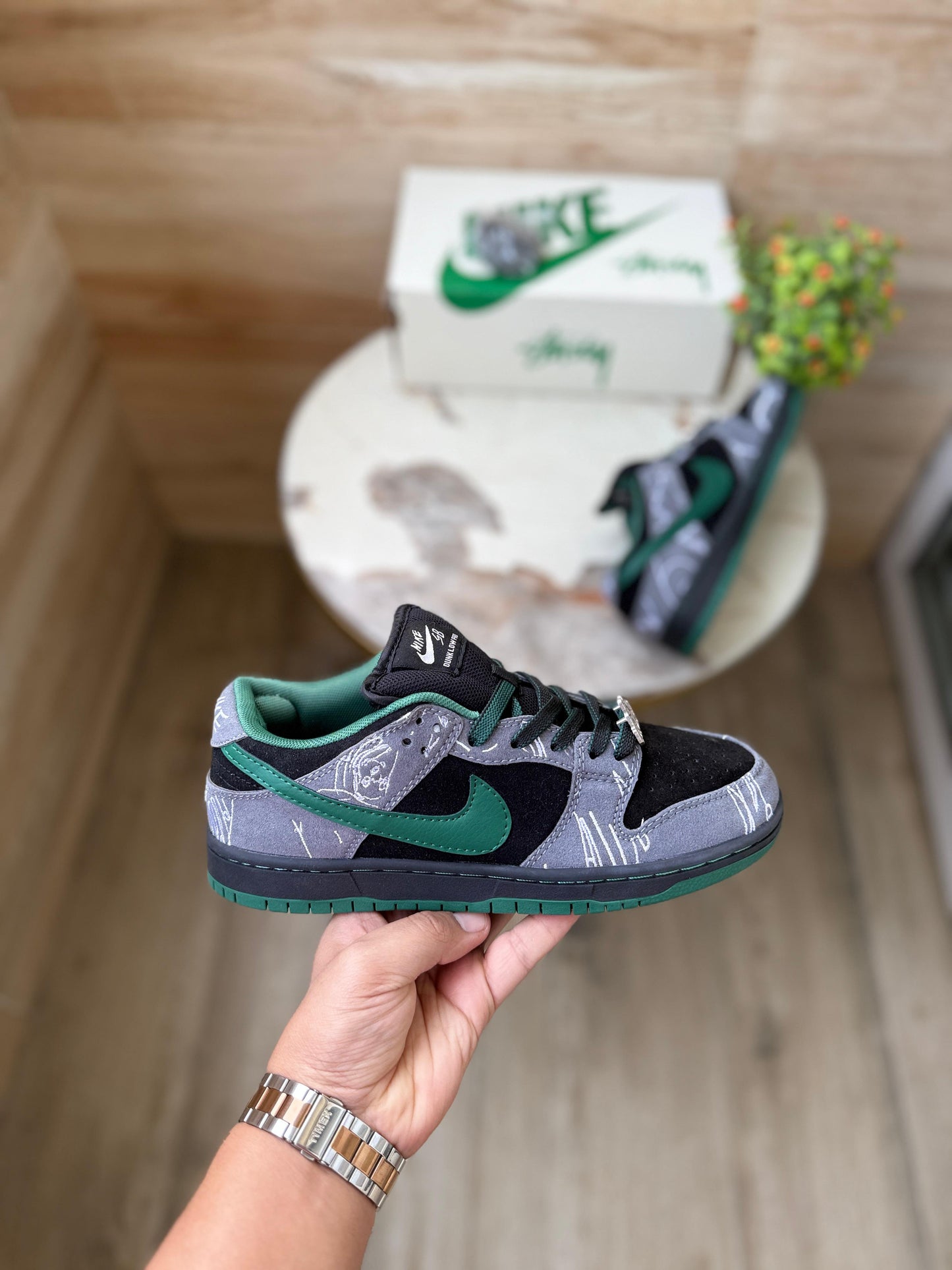 NIKE SB DUNK THERE SKATEBOARD