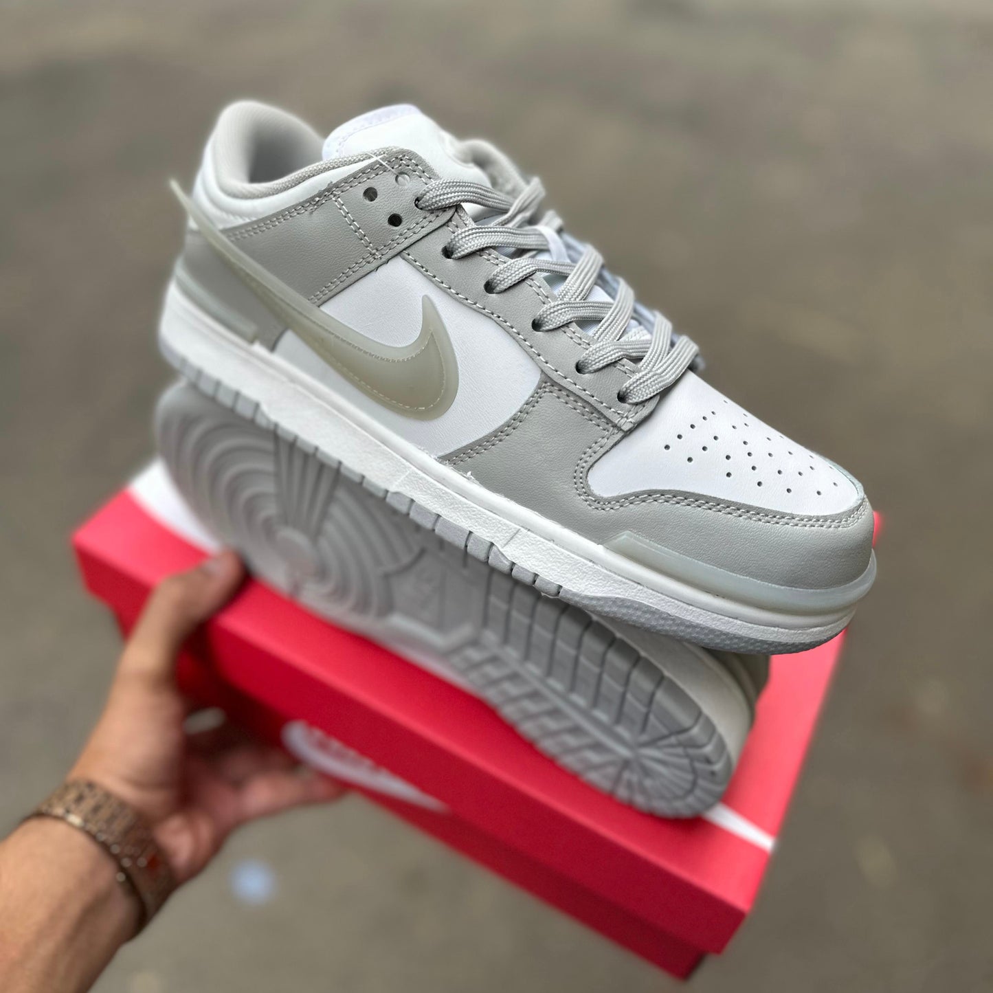 NIKE SB DUNK LOW TWIST LIGHT SILVER