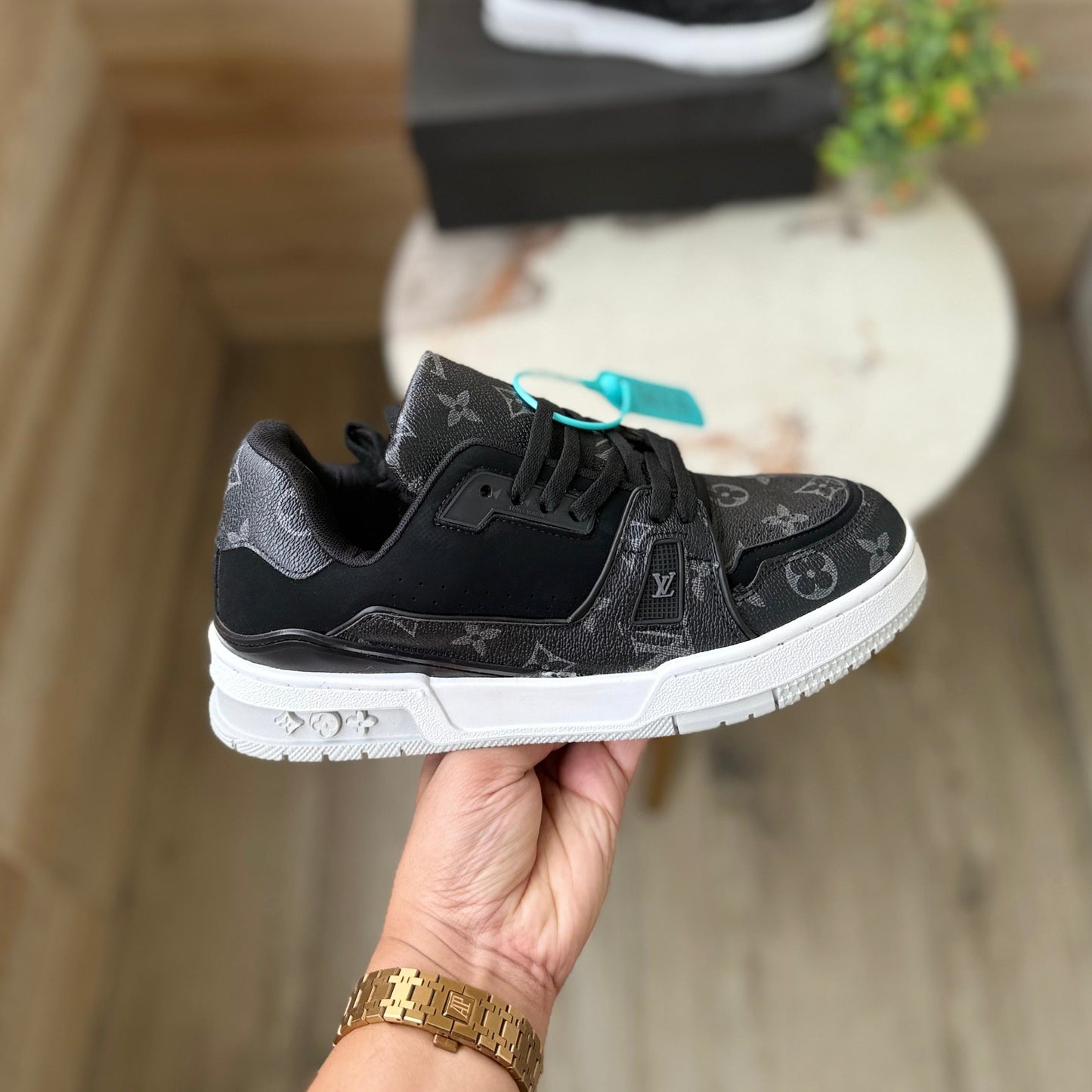 LOUIS VUITTION TRAINERS