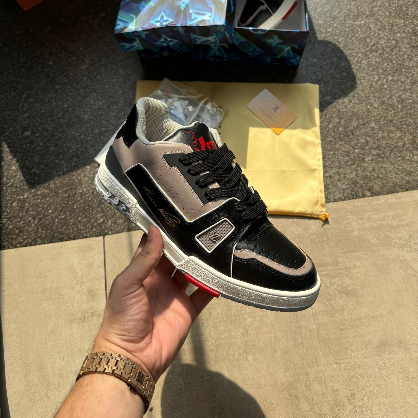LOUIS VUITTION TRAINER SNEAKER GERY BLACK