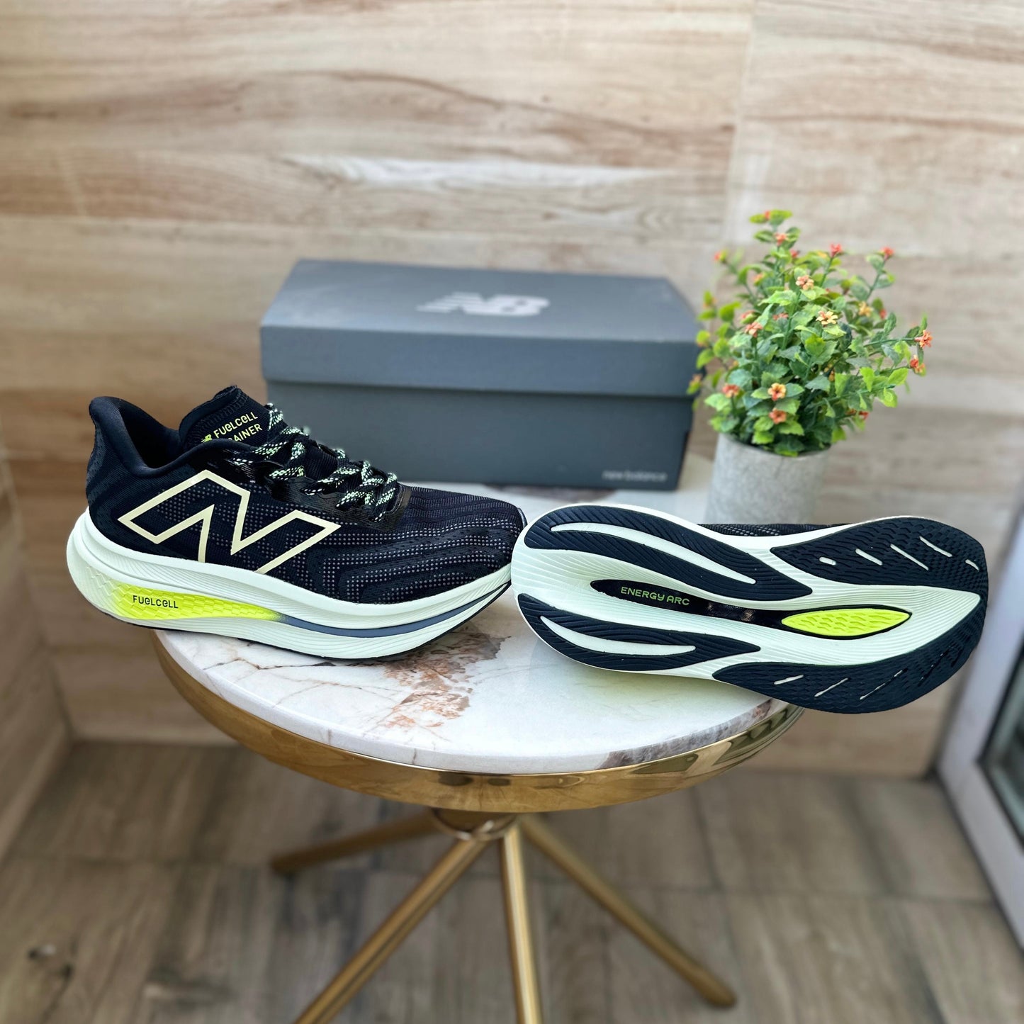 NEW BALANCE FUEL CELL TRAINER V2