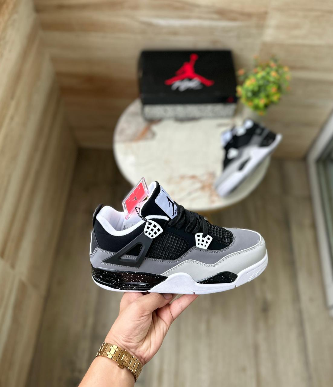 Jordans retro 4 fear pack