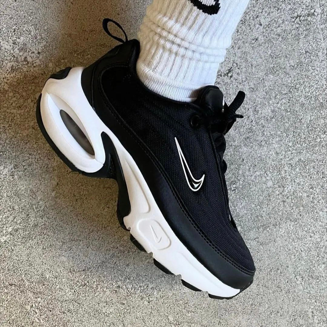 NIKE AIRMAX PORTAL TRAINERS
