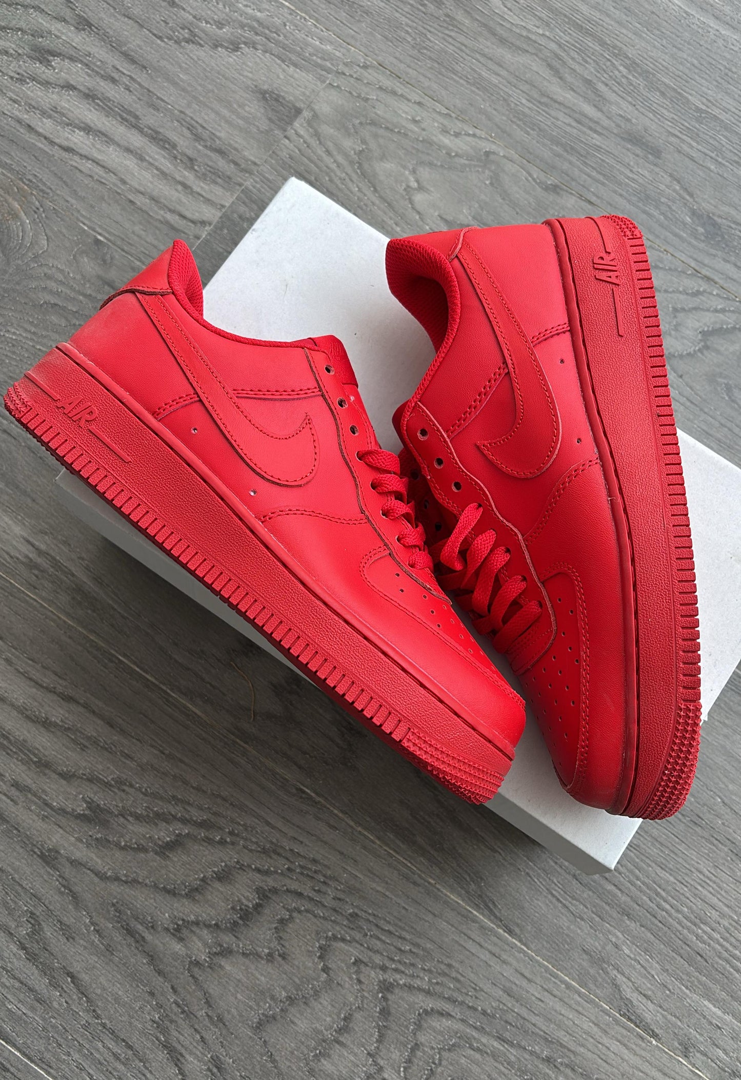 Nike airforce 1 all red