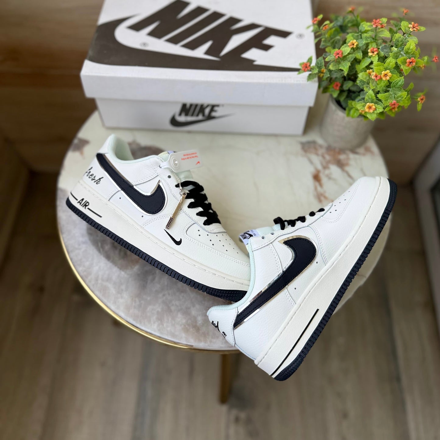 NIKE AIRFORCE KEEP FRESH