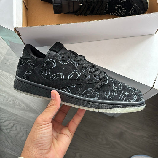 JORDAN LOW 1 TRAVIS SCOTT X KAWS GLOW IN DARK