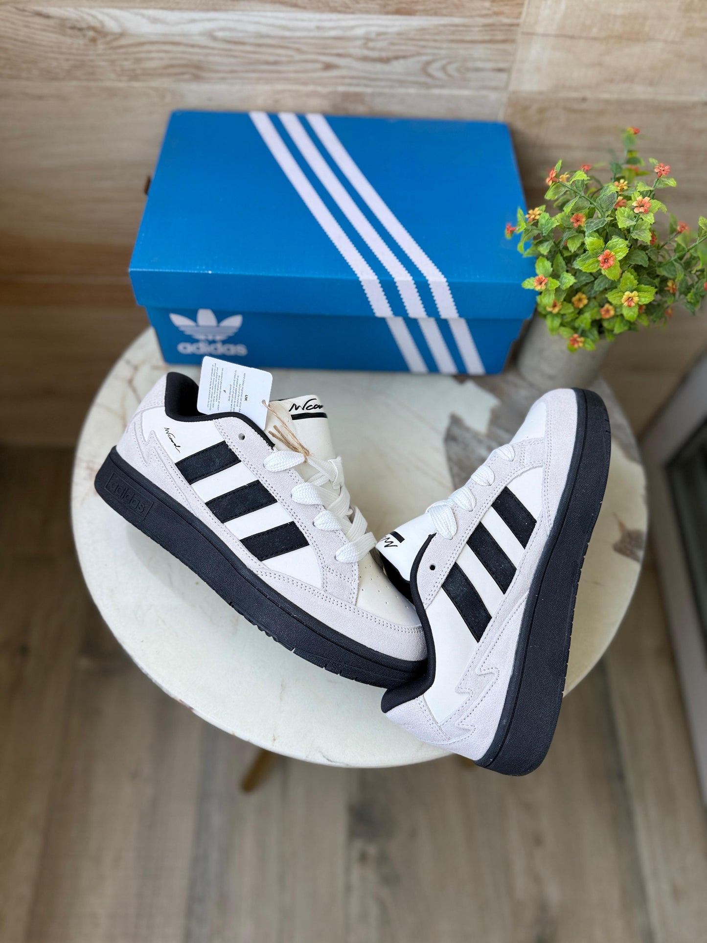 Adidas orginal wcard adv