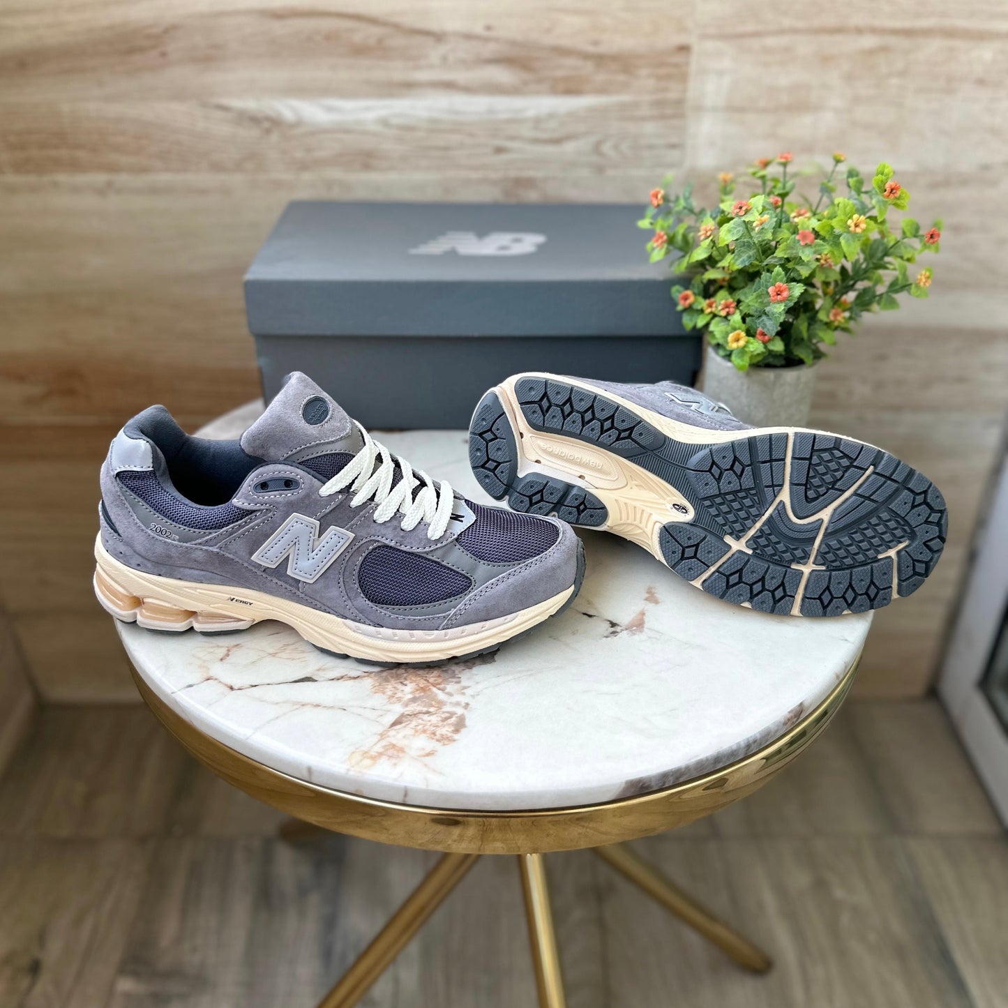 NEW BALANCE 2002R DARK GREY