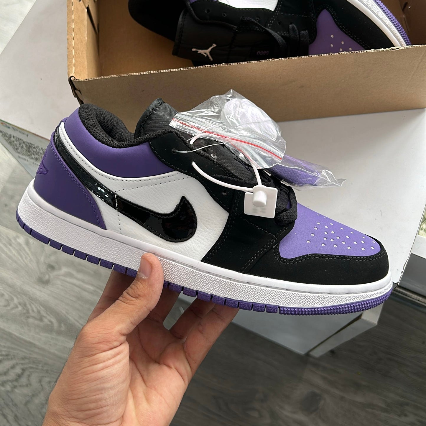 JORDAN CUT LOW COURT PURPLE