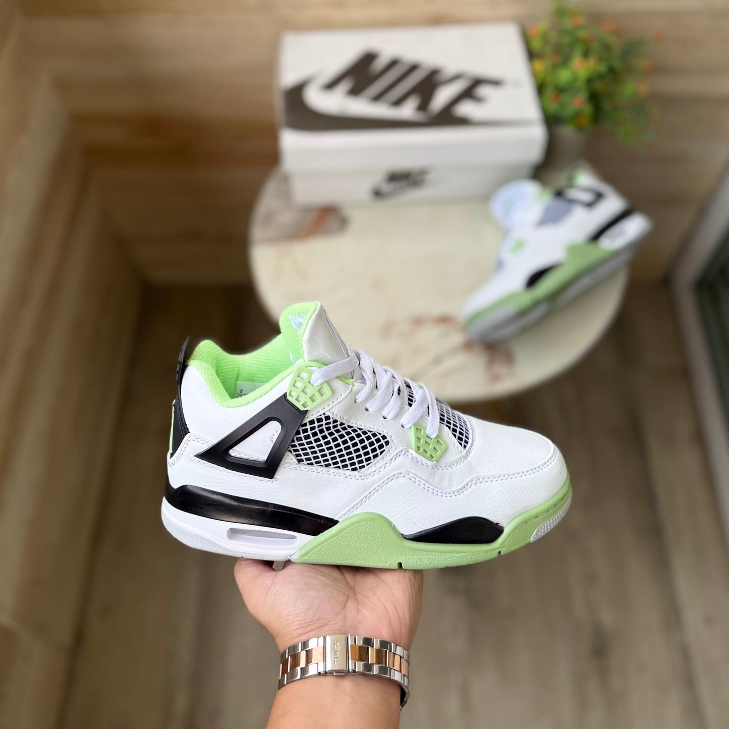 AIR JORDANS RETRO 4 OIL AURA SEAFOAM