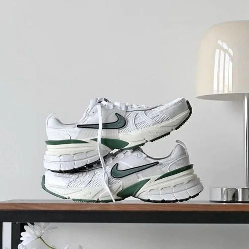 NIKE V2K RUN WHITE