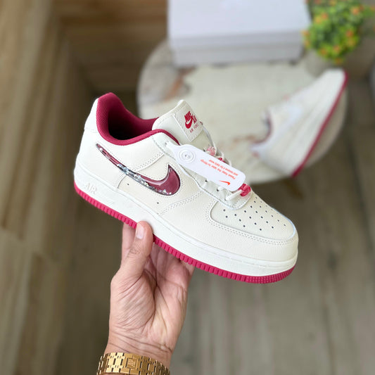 Nike airforce one valentine 2024