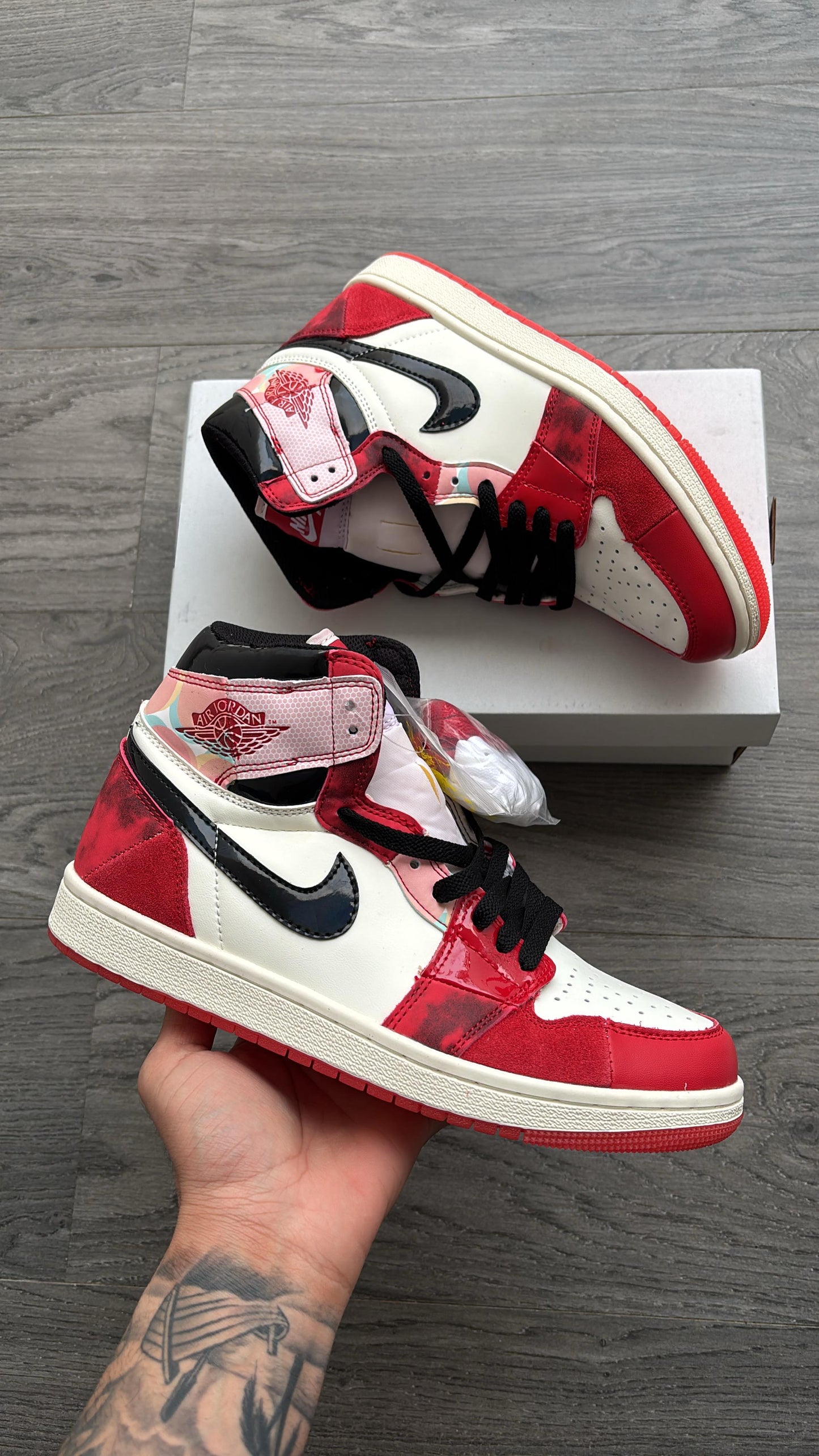 Nike air jordan one spider verse