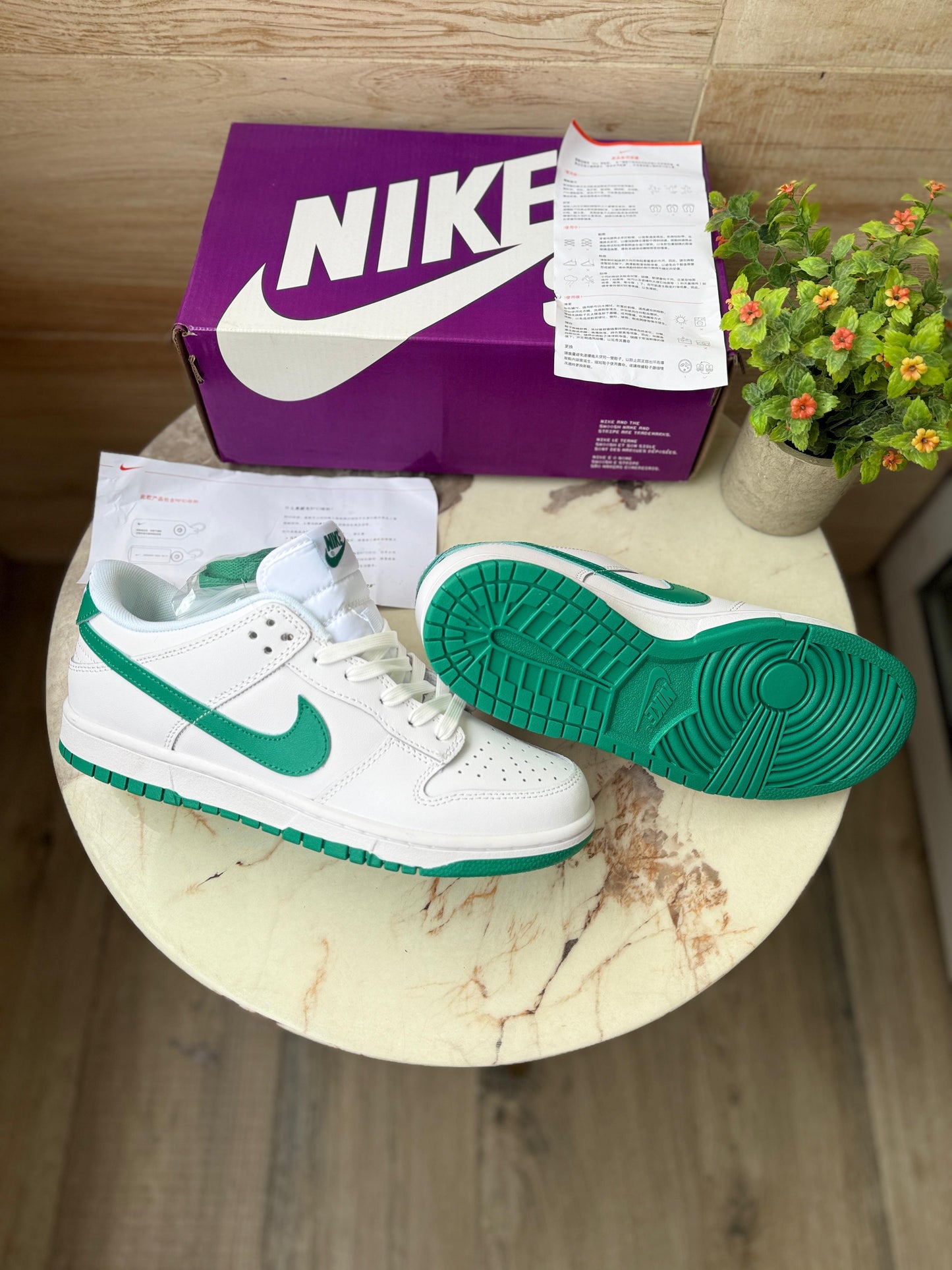 Nike sb dunk athletic white green