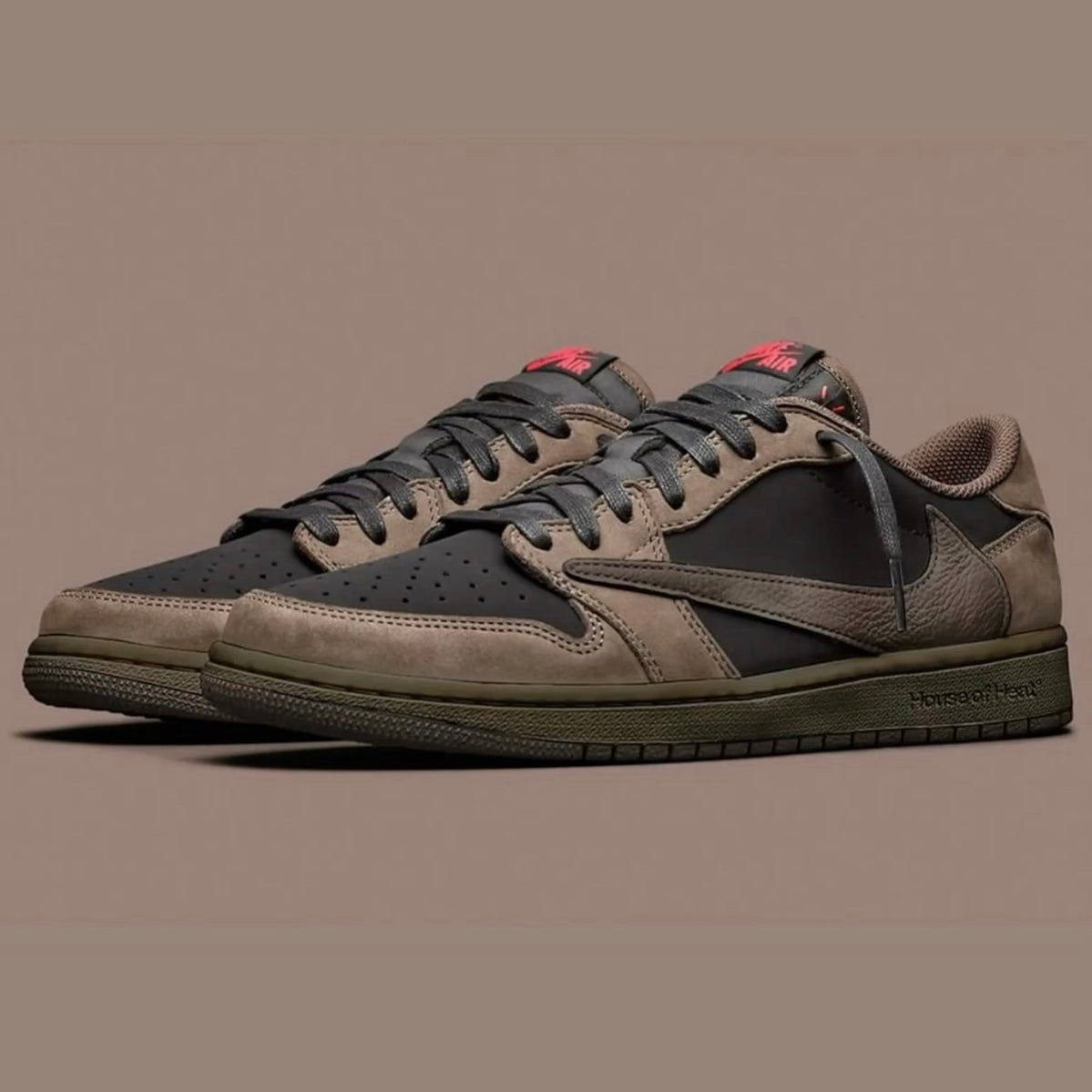 NIKE AIR JORDAN 1 LOW X TRAVIS SCOTT