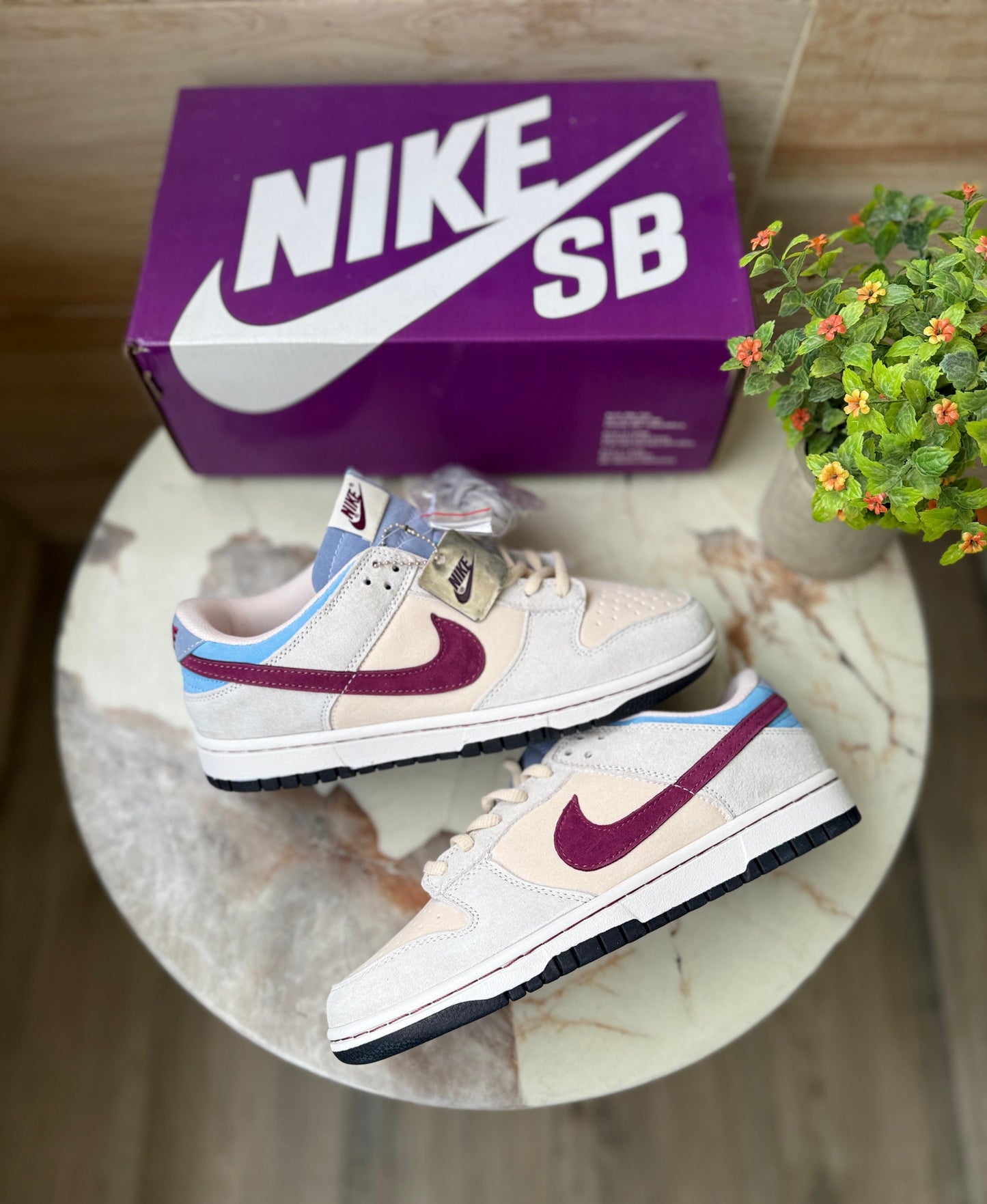 Nike sb dunk otomo grey red