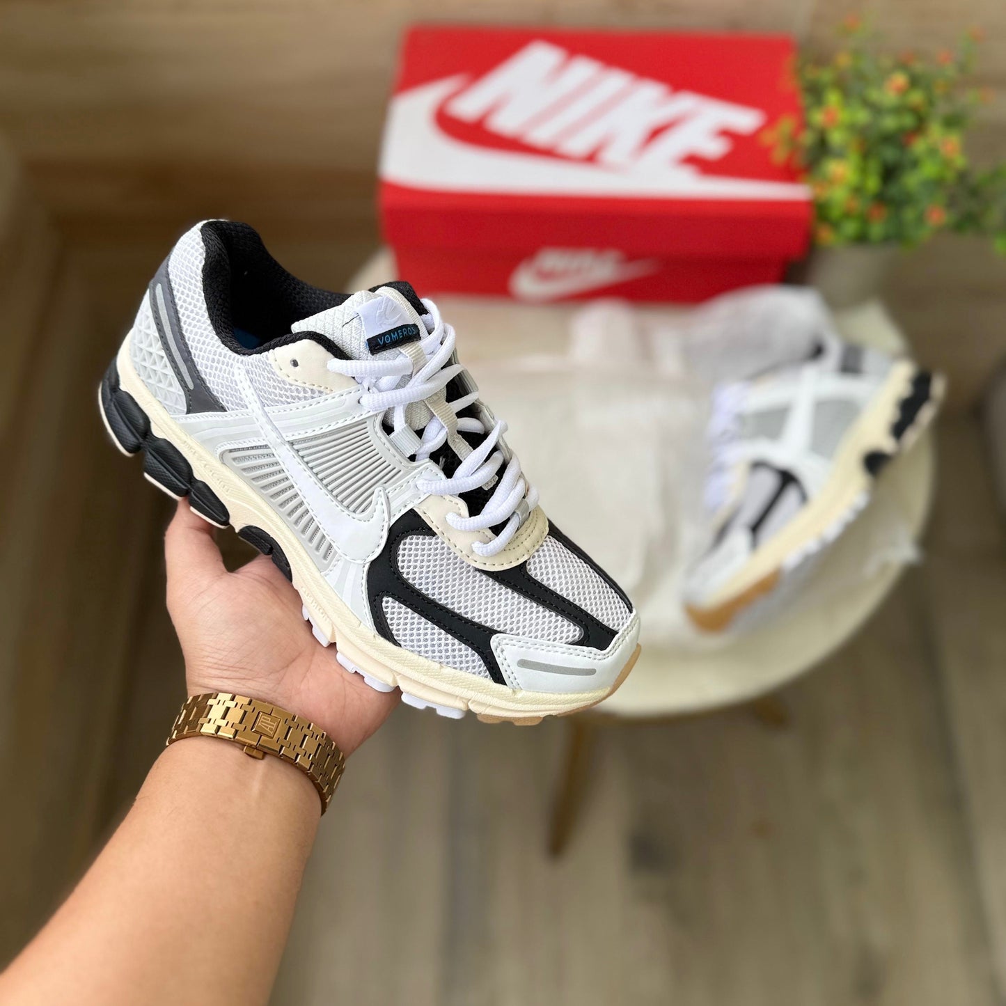 NIKE ZOOM VOMERO 5SUPER SONIC