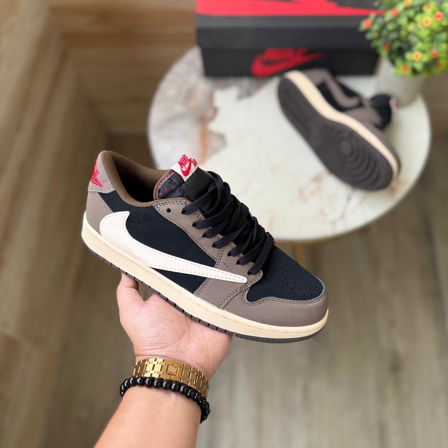 NIKE AIR JORDANS TRAVIS SCOTT HIGH MOCHA LOW