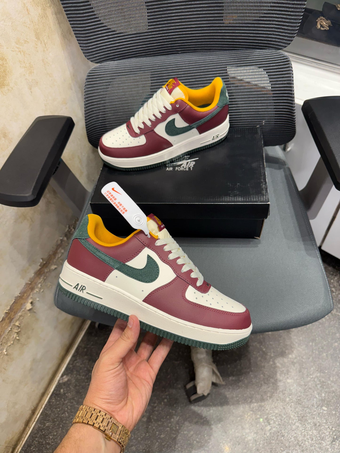 Nike airforce 1 dark team red vintage green