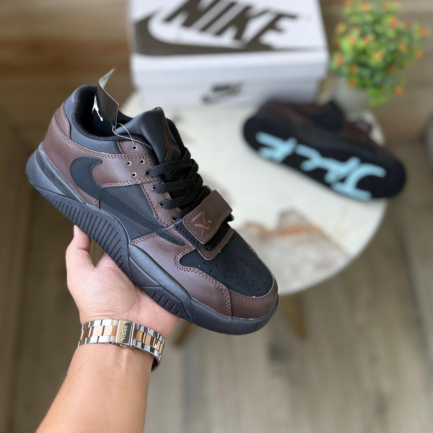 AIR JORDANS RETRO TRAVIS SCOTT CUT THE CHECK DARK MOCHA