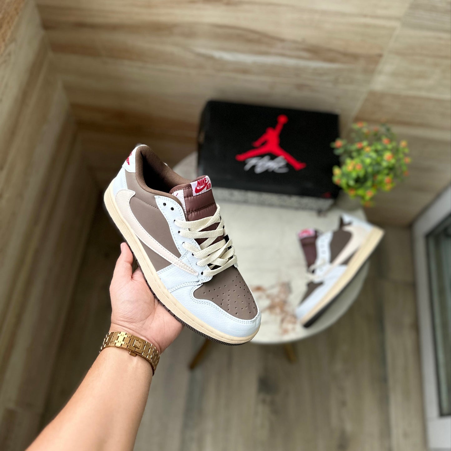 AIR JORDANS RETRO 1 TRAVIS SCOTT MOCHA REVERSE