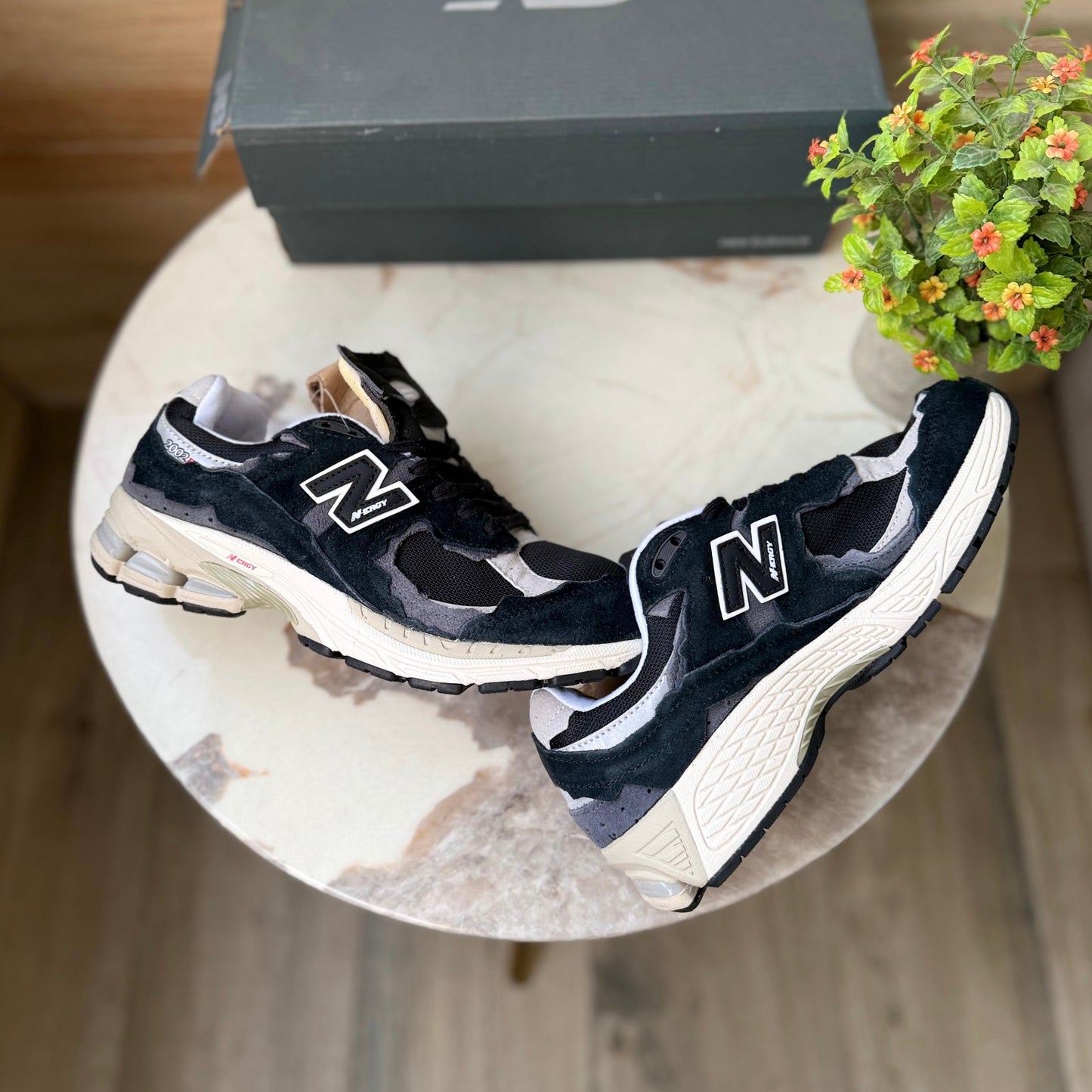 NEW BALANCE 2002R PROTECTION PACK OG BLACK