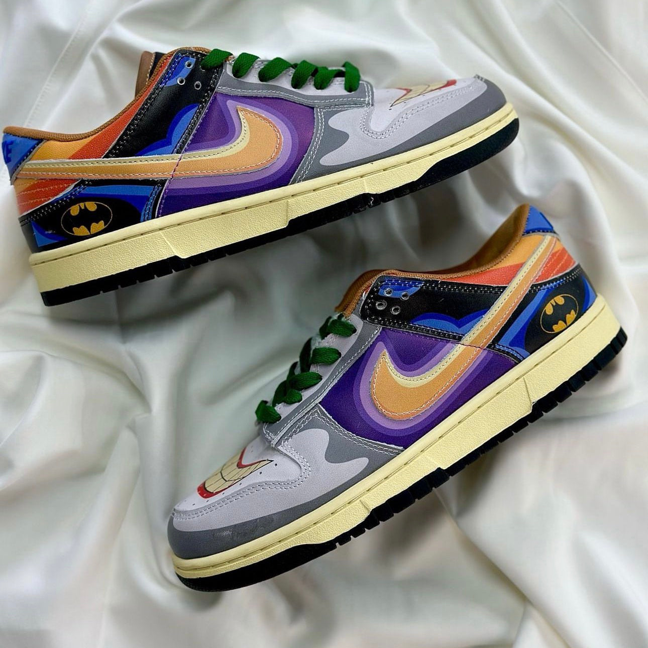 NIKE SB DUNK LOW BATMAN X JOKER MULTICOLOUR