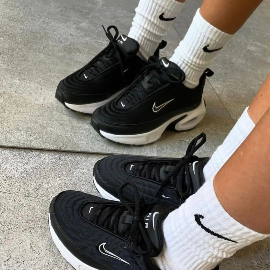 NIKE AIRMAX PORTAL TRAINERS