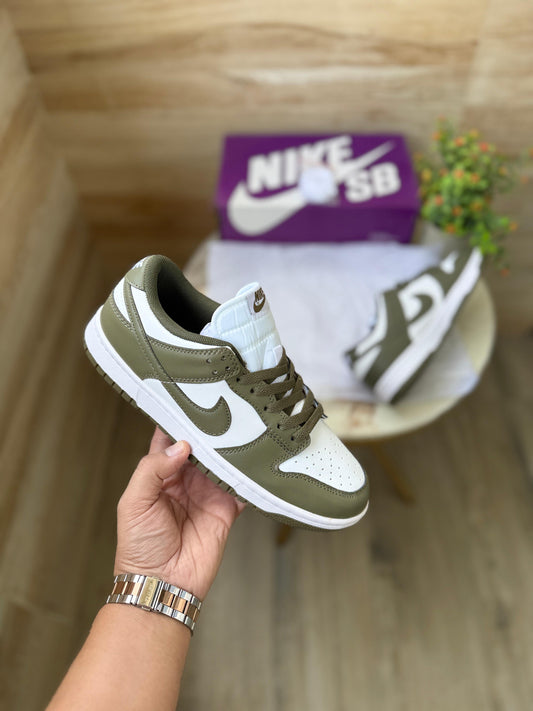 Nike sb dunk army green
