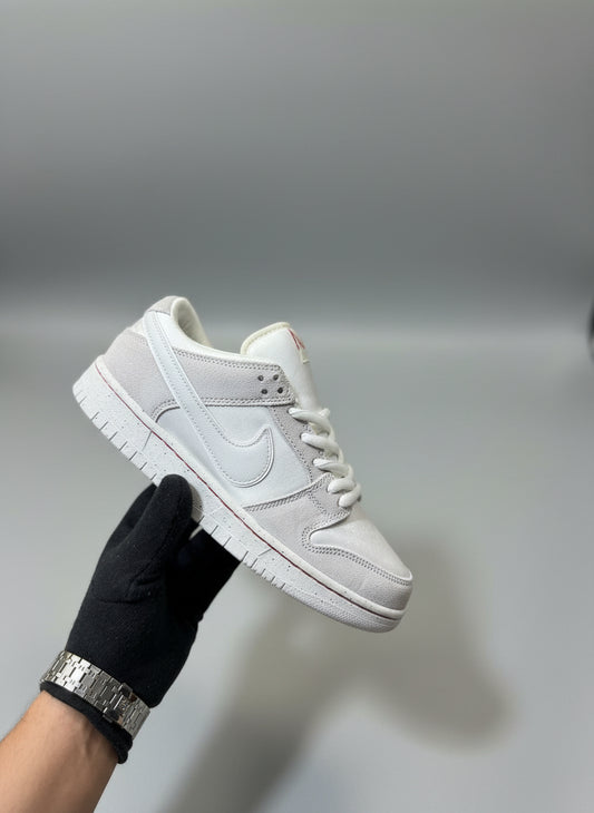 NIKE SB DUNK LOW CITY OF LOVE