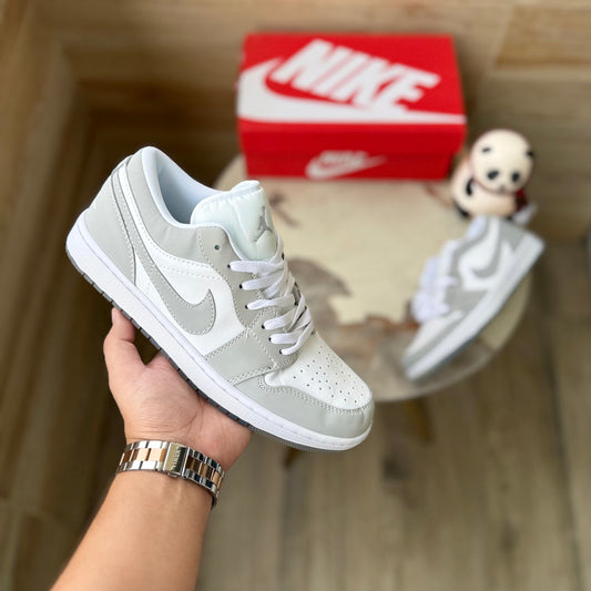 NIKE AIR JORDANS RETRO 1 WOLF GREY