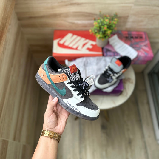 NIKE SB DUNK RED PANDA REMAKE