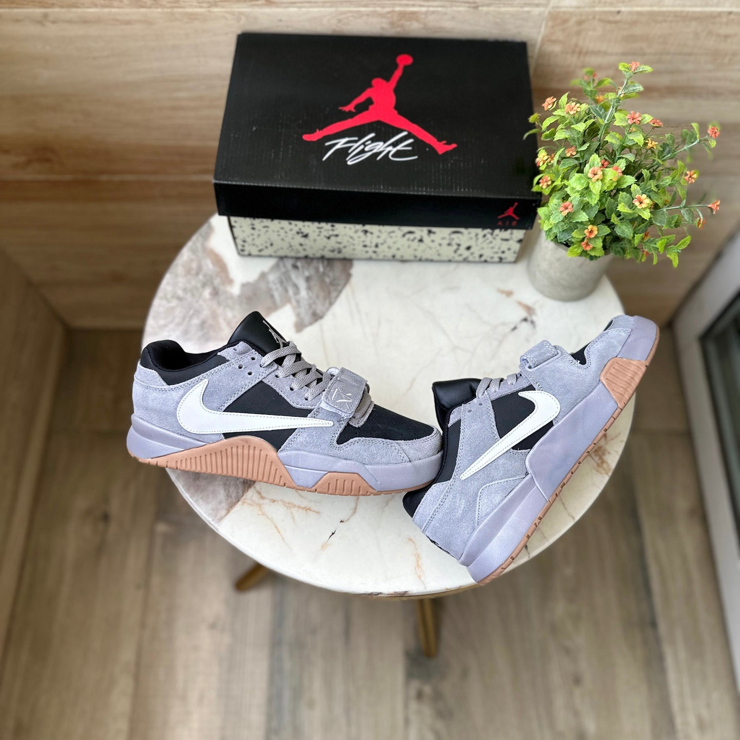 AIR JORDANS RETRO TRAVIS SCOTT CUT THE CHECK JACK GREY