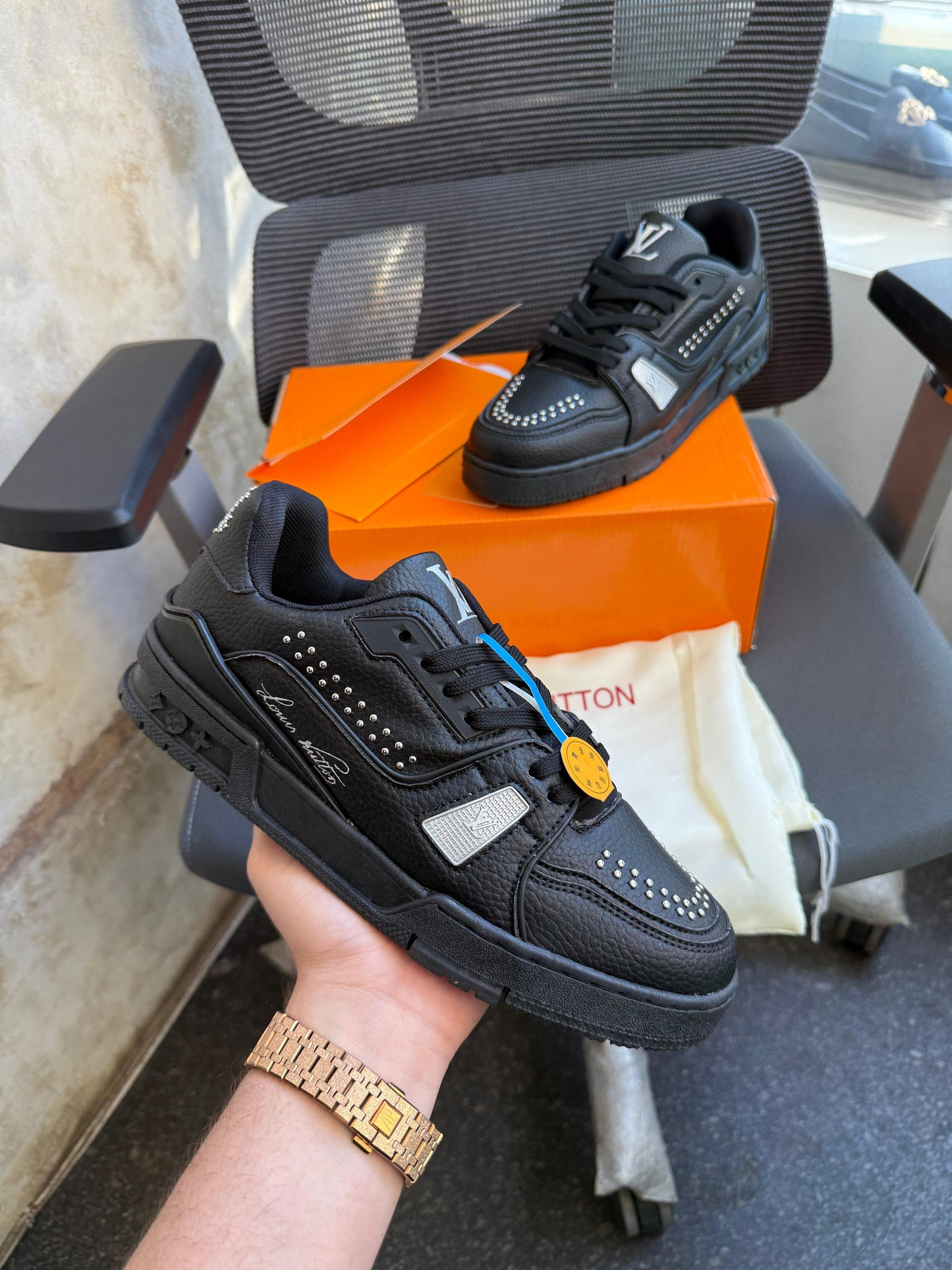 Louis vuittion trainer black calf leather