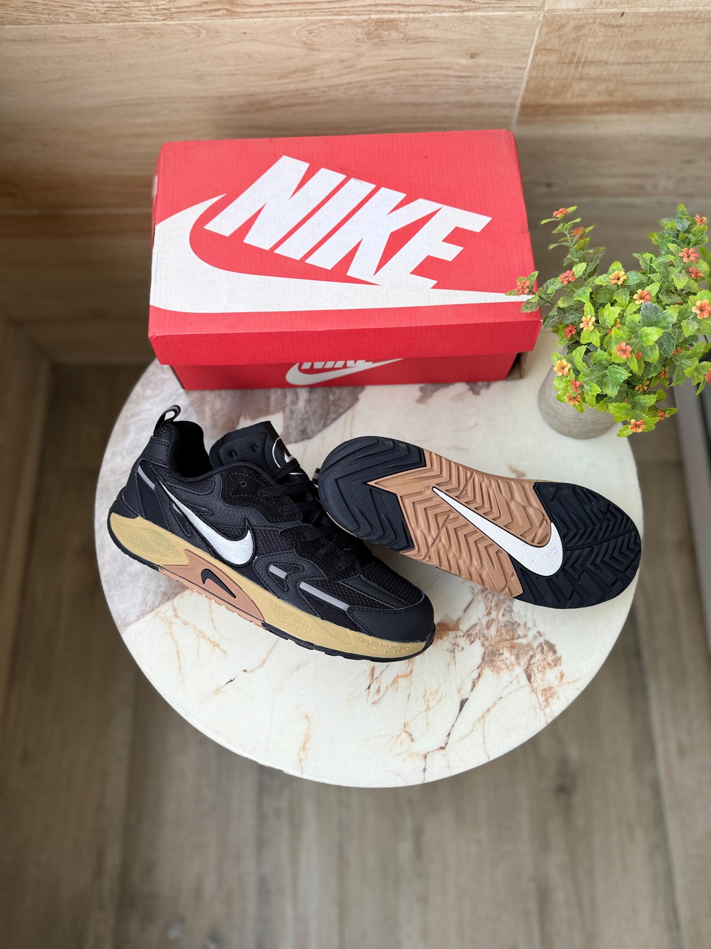 Nike jam black gum