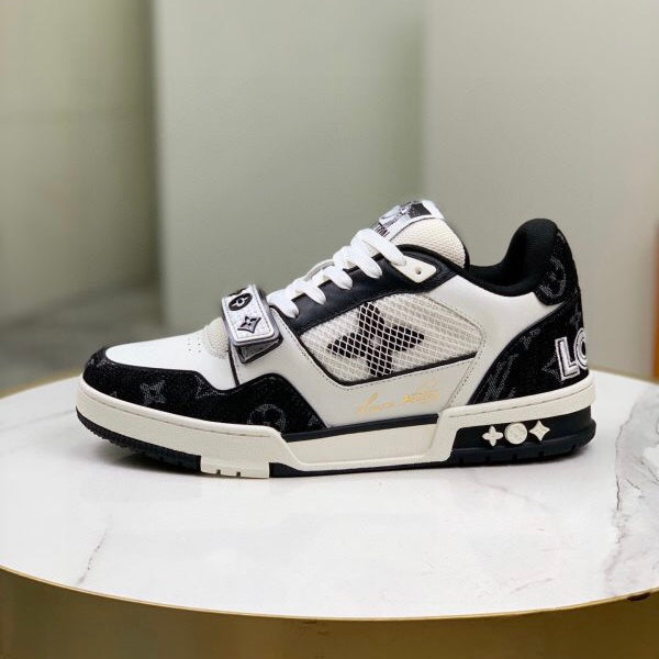 LOUIS VUITTION TRAINER STRIP BLACK WHITE