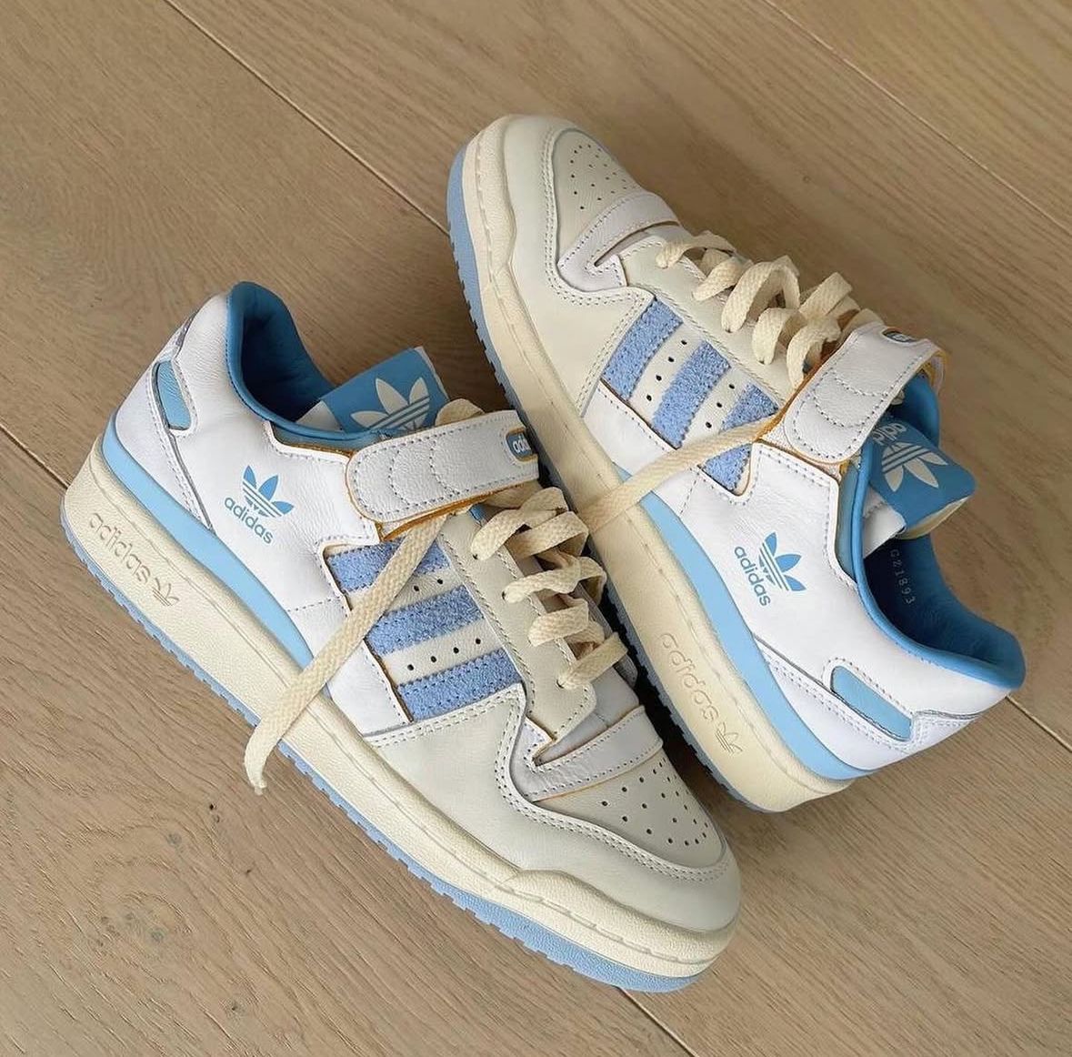 Adidas forum low 84 lg unc