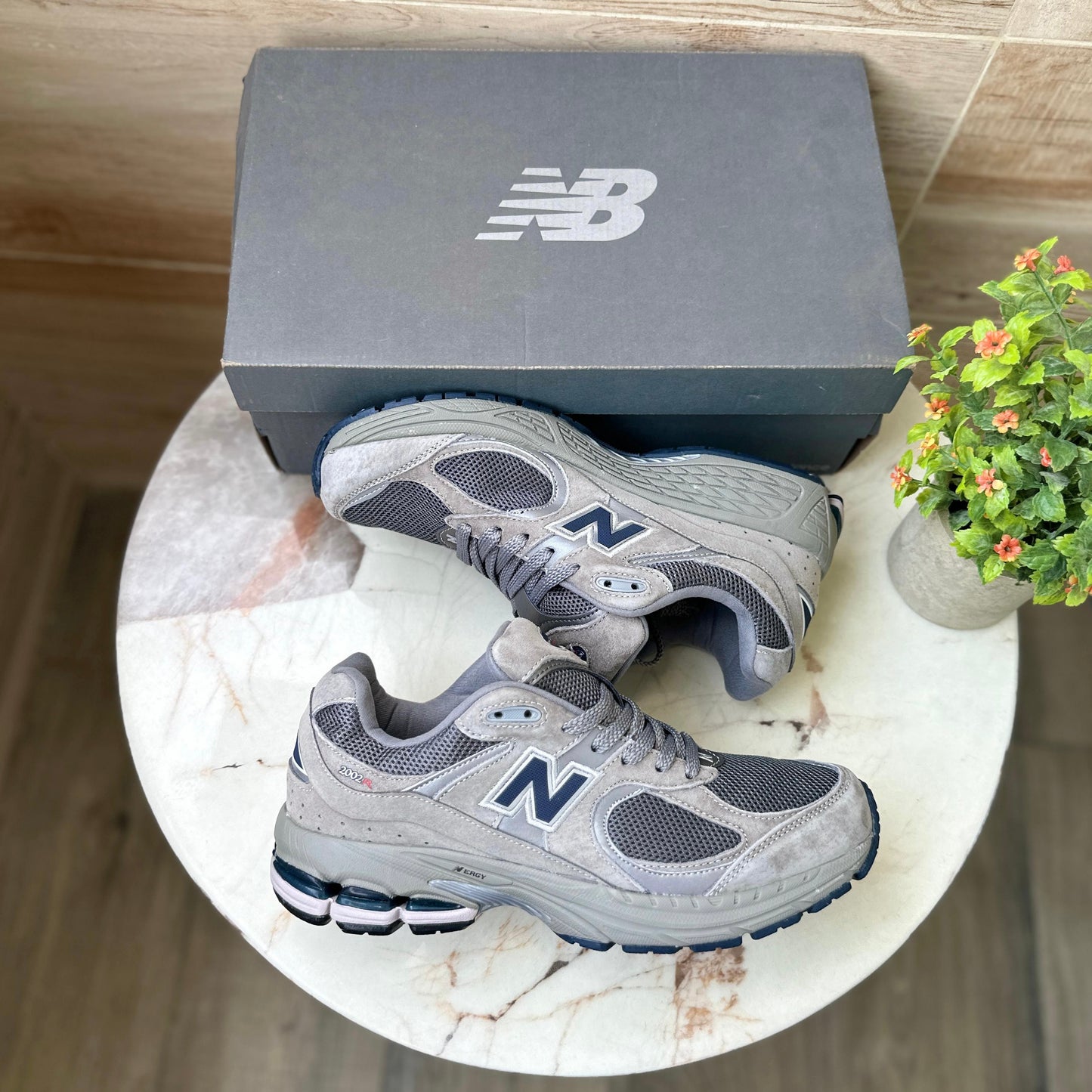 NEW BALANCE 2002R GREY MAGNET EDITION