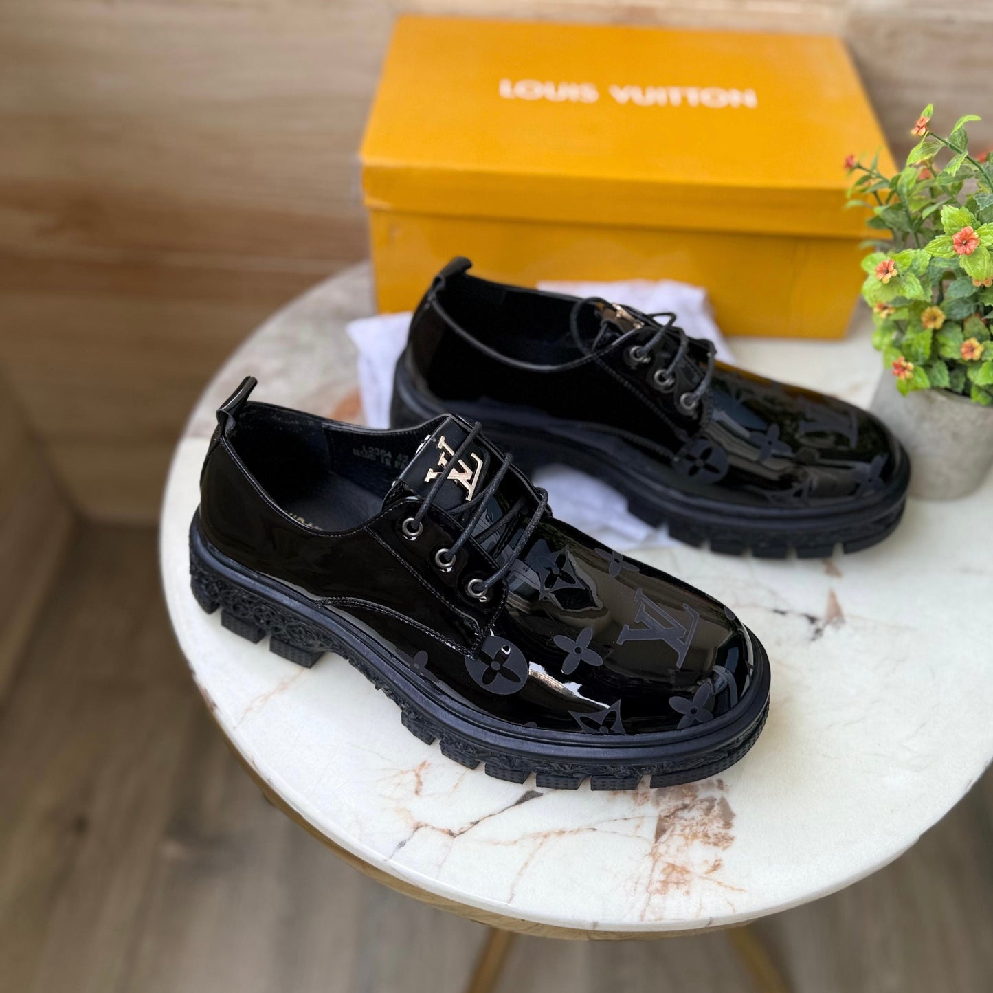 LOUIS VUITTION PATENT SHOES