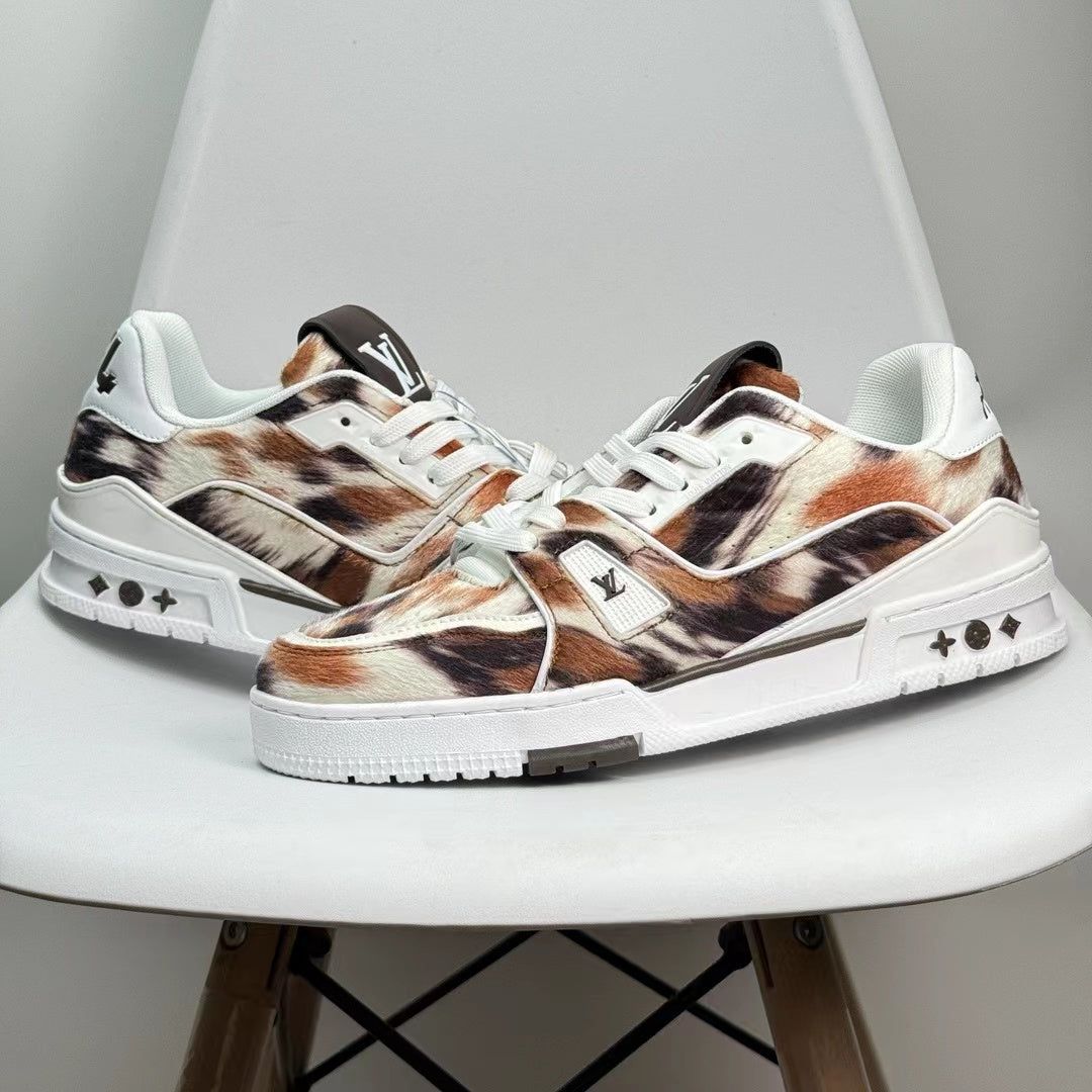 Louis vuittion trainer brown pony