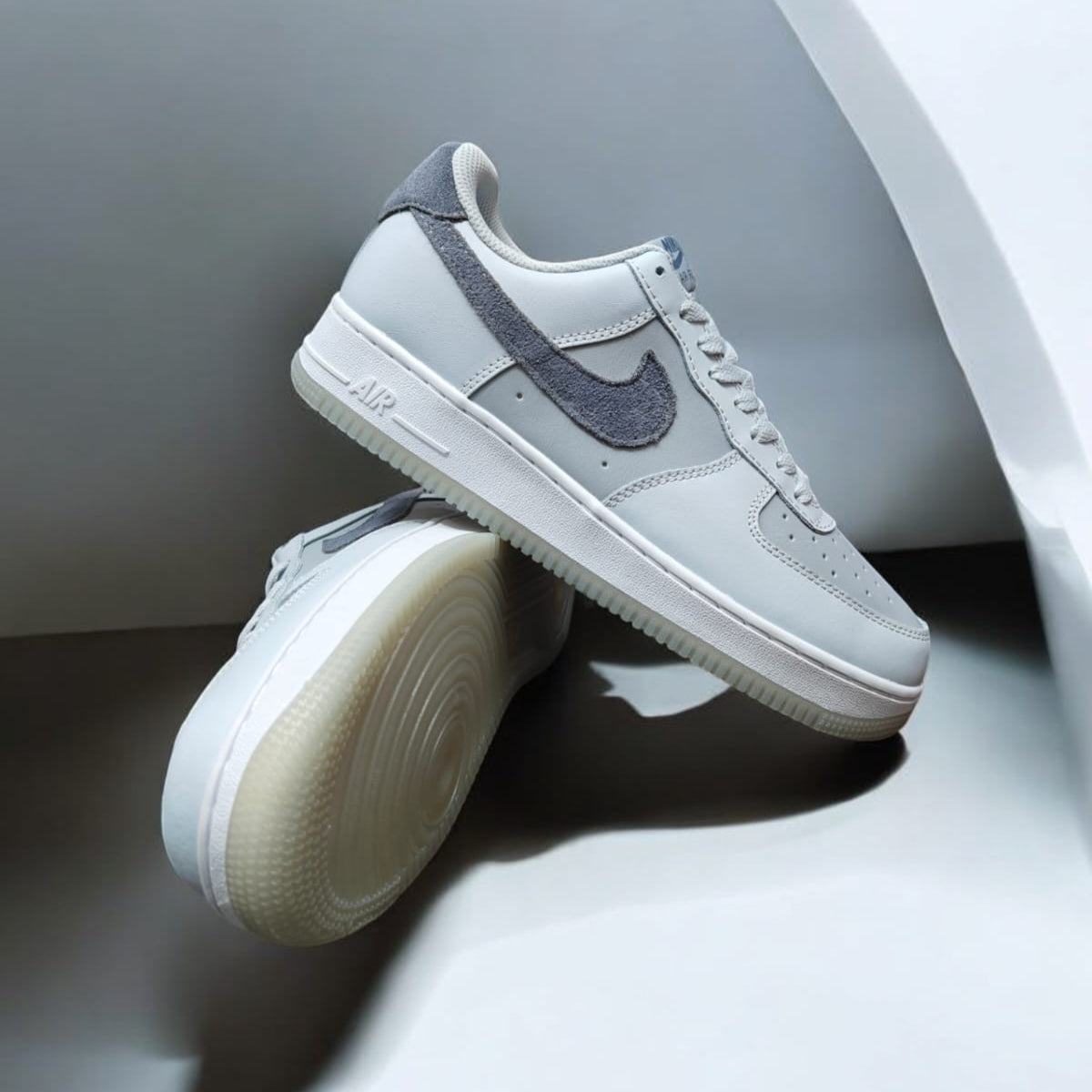 Nike airforce 1 low lv8 pure platinum light carbon